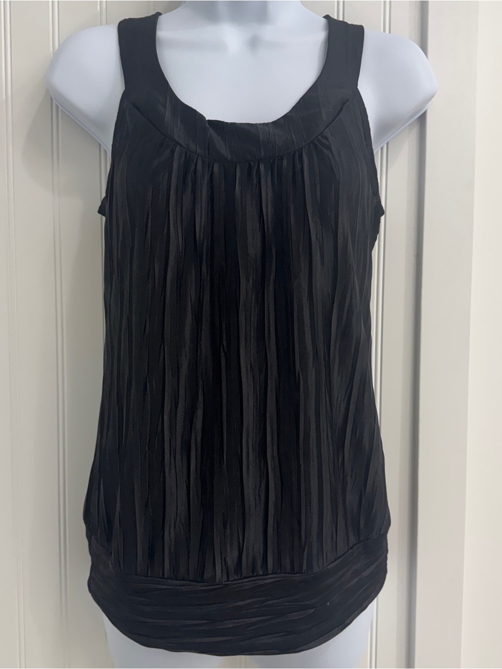 Byer California Black Pleated Sleeveless Tank Top